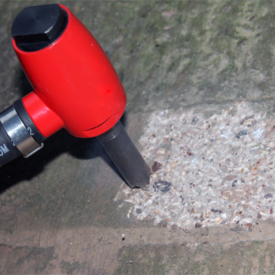 THE SH1 ANd VL SH1 SINGLE HEAd SCAbbLERS ARE THE IdEAL TOOLS fOR ROUGHING ANd PREPARING CONCRETE IN SmALL AREAS
SUCH AS CONCRETE jOINTS. The VLSH1 low vibration model helps reducing the risk to operators of vibration related injuries. Available from Spee