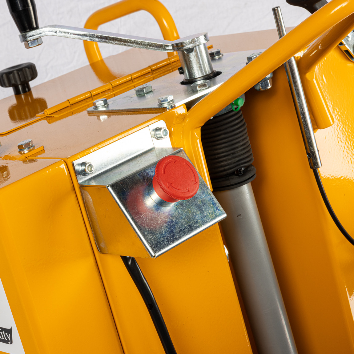 The Barikell Floor 10 is a concrete floor cutting machine available from Speedcrete, United Kingdom. This manual push saw is used to create expansion joints to protect from shrinkage.