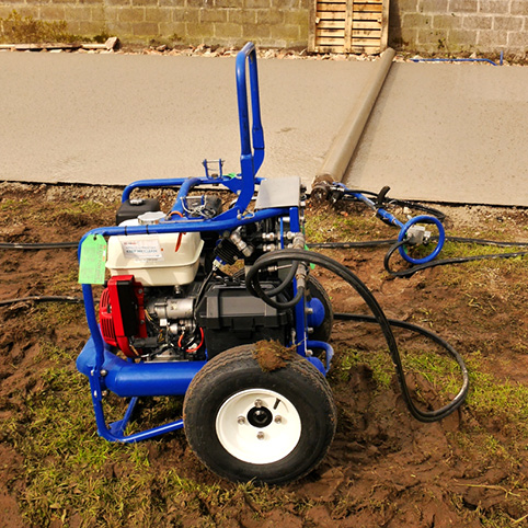 Hire or buy a Bunyan Striker roller screed from Speedcrete, suppliers of professional concrete finishing equipment in the United Kingdom.