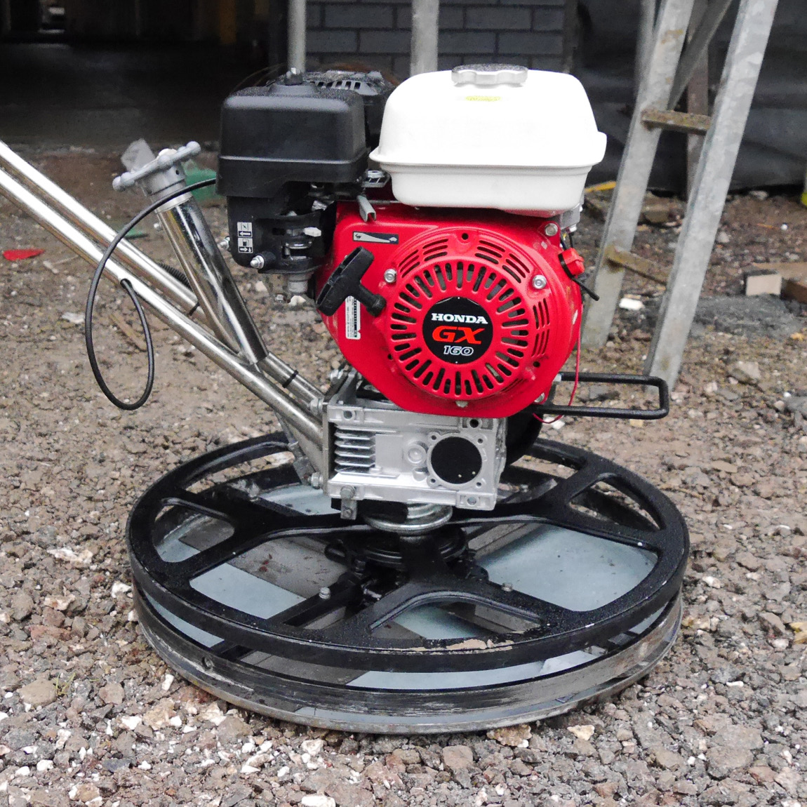 The 4 blade edging trowel is used by concrete professionals to pan and blade finish the edges of concrete slabs at the initial curing stage. Available to hire from Speedcrete, United Kingdom.
