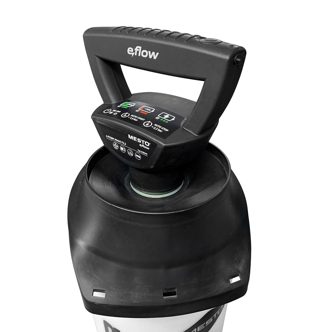 The e.PUMP PROFI maintains a steady pressure of 1.8 to 2.2 bar without any need for manual pumping, ensuring continuous and effortless operation. With an operating time of 90 minutes, it efficiently covers large areas, making spraying effortless and conve