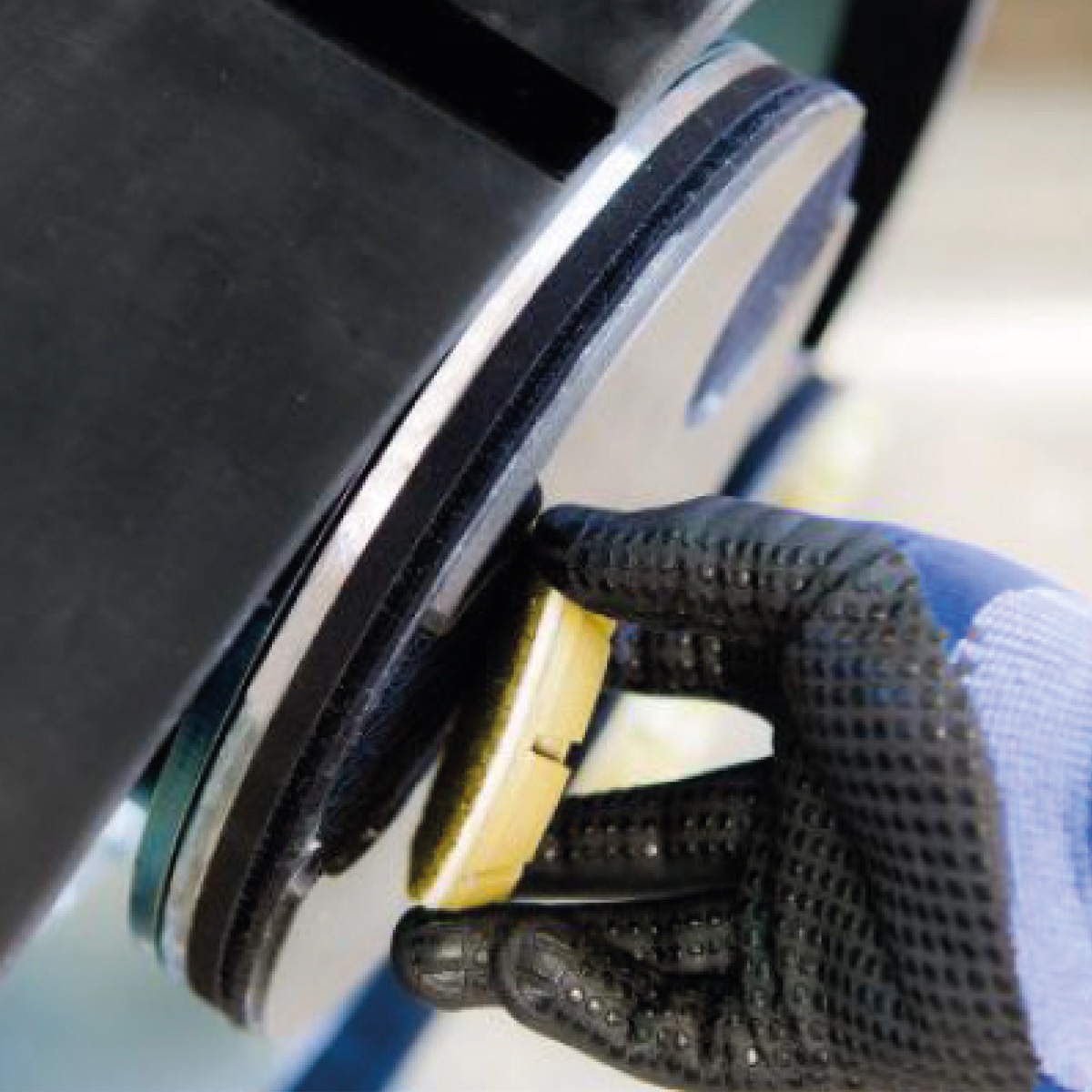 The Grind N Shine Velcro Shield protects the velcro tool holder attached to your concrete grinding machine. This is a useful tool when using resin diamond pucks.