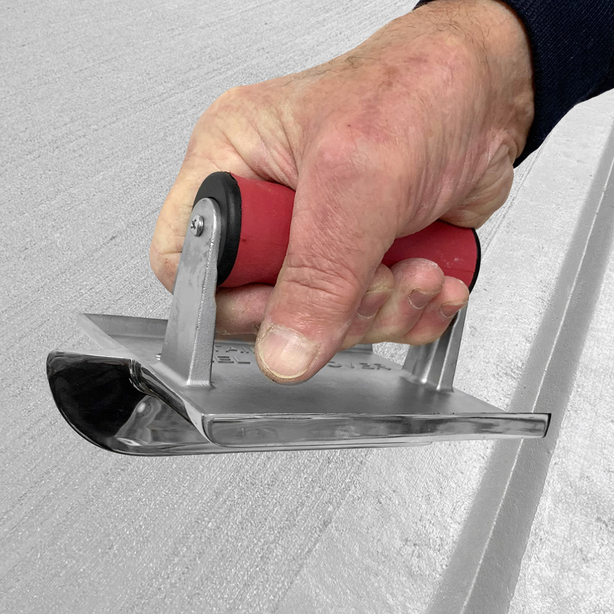 This concrete groover hand tool creates a 1.5 inch depth groove in the concrete and is ideal for slabs with a 6 inch slab depth. Made from stainless steel these are used for decorative effect and also to protect the slab from random cracking from shrinkag