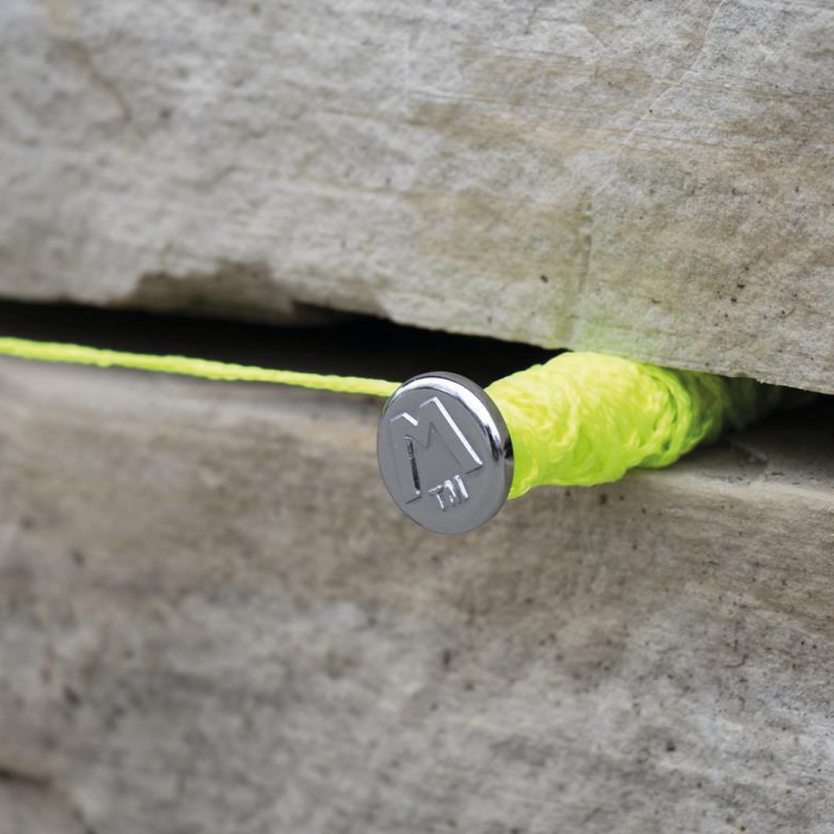 The MARSHALLTOWN Leaf Point Line Pins help stretch mason’s line while laying a brick or block course. The leaf point design allows you to place the Line Pins easily into mortar joints or stake them into the ground. They feature a large circular head for a
