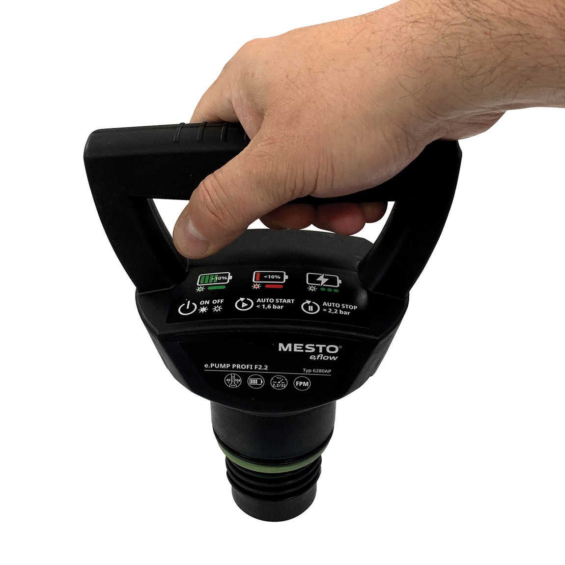 The e.PUMP PROFI maintains a steady pressure of 1.8 to 2.2 bar without any need for manual pumping, ensuring continuous and effortless operation. With an operating time of 90 minutes, it efficiently covers large areas, making spraying effortless and conve