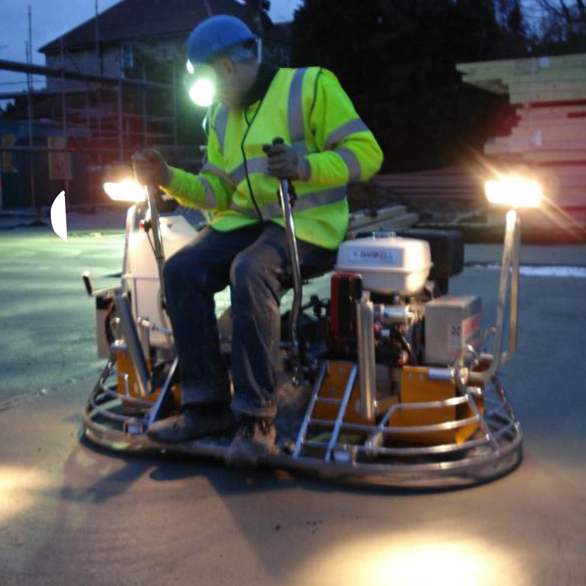 The Barikell MK8-75 is a compact mini ride-on concrete finishing trowel which is popular for jobs where access and tight maneuverability is required. The lightweight MK8-75 (212kg) can be placed on concrete sooner than heavier machines and manoeuvres in t