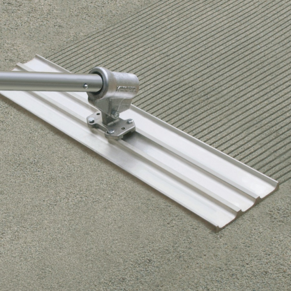 Choose between a 3ft (36") or 4ft (48") Multi-Trac texturing float with a range of groove spacings. Ideal for creating non slip surfaces on concrete. Available from Speedcrete, United Kingdom.