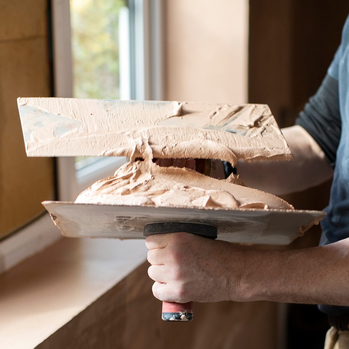 MARSHALLTOWN Hawks are the perfect masonry tools for holding mortar and plaster. The flat surface allows for easy access to the material, making it convenient for applying it to walls and other surfaces. The DuraSoft® handle provides a comfortable grip an