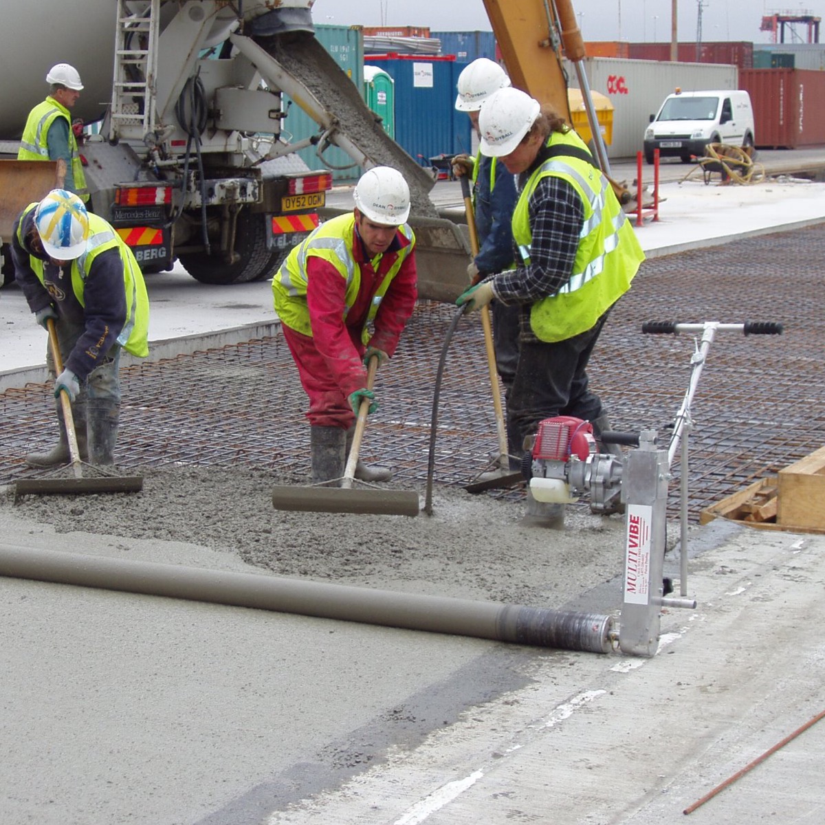 The RT6 Roller Striker connects to a tube which allows operatives to level concrete across form work. This mechanically driven rotoscreed comes with a 6m tube which has a 4.5" diameter. Available to hire or purchase from Speedcrete, United Kingdom.
