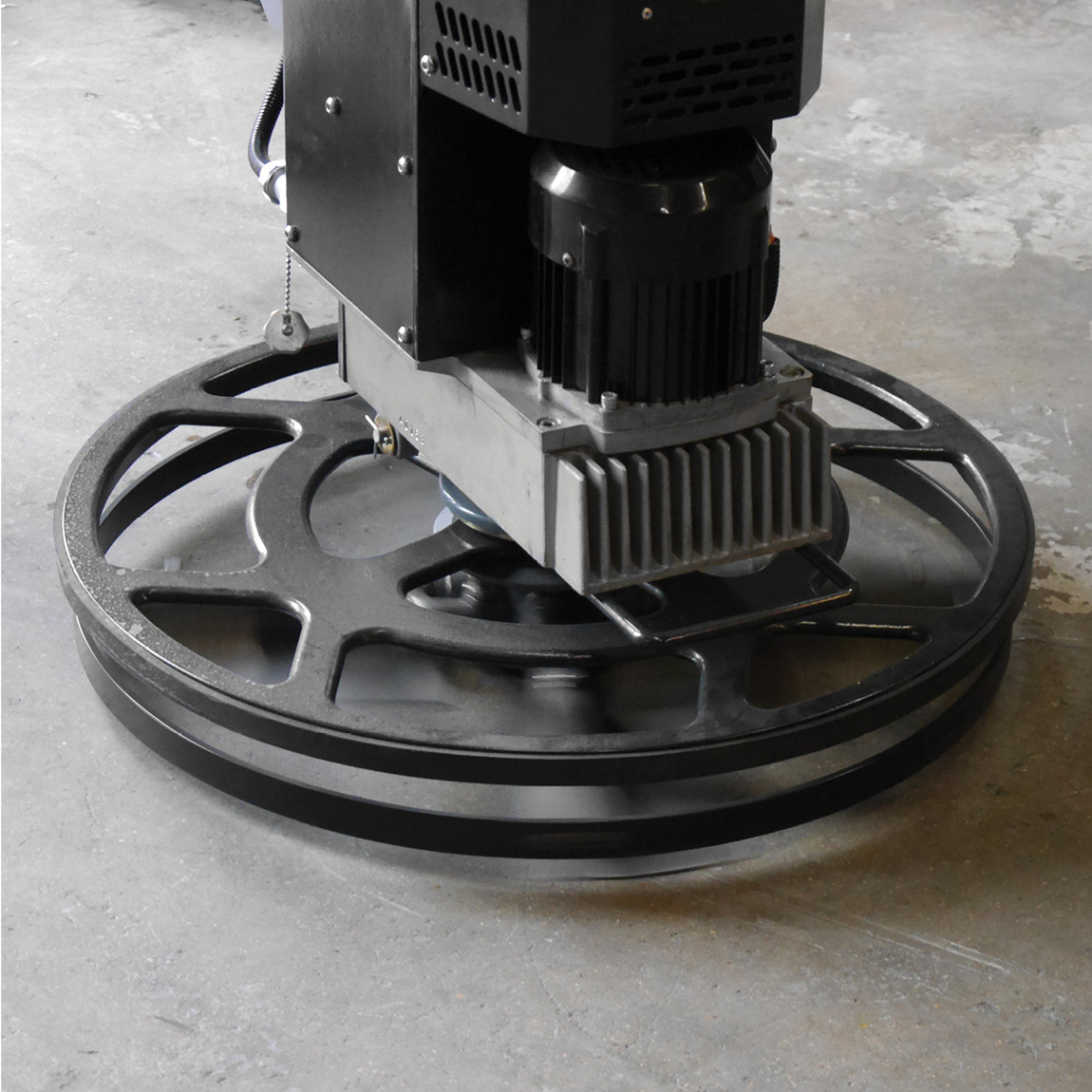 The new battery powered edging trowel available in the United Kingdom via Speedcrete. These walk-behind concrete finishing edgers are used in environments where fumes and high noise levels need to be a safety consideration. 