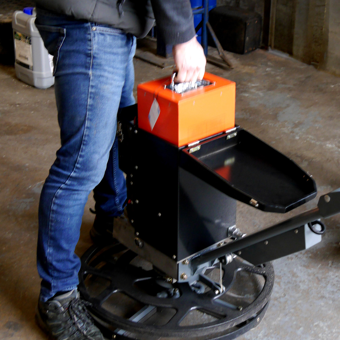 The new battery powered edging trowel available in the United Kingdom via Speedcrete. These walk-behind concrete finishing edgers are used in environments where fumes and high noise levels need to be a safety consideration. 