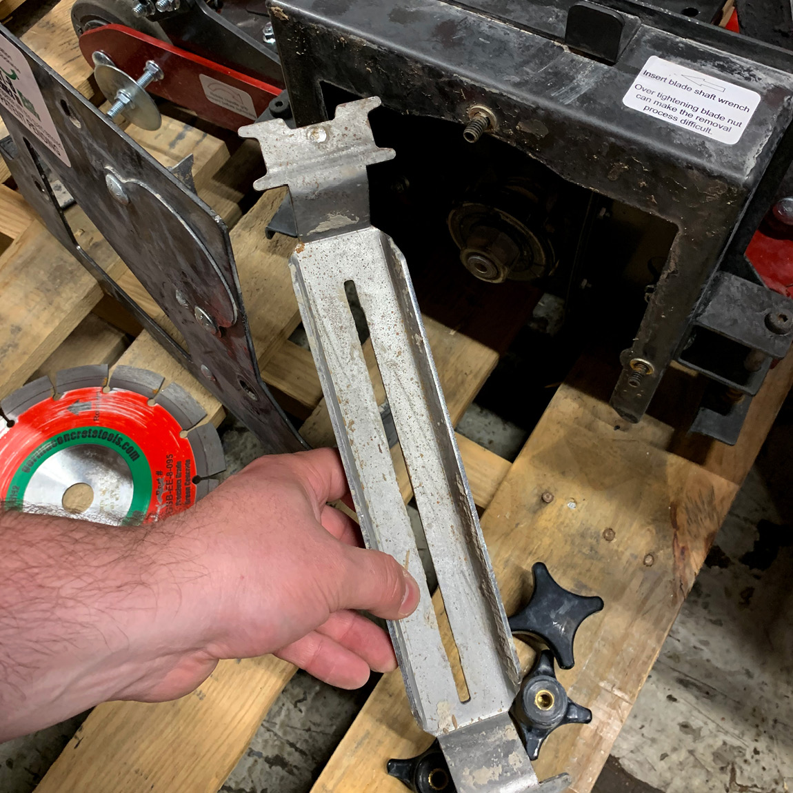 Skid plates are a consumable product used on early entry floor saws to ensure the blade runs correctly. We recommend that the skid plate is replaced with the purchase of each blade. Available from Speedcrete, United Kingdom.