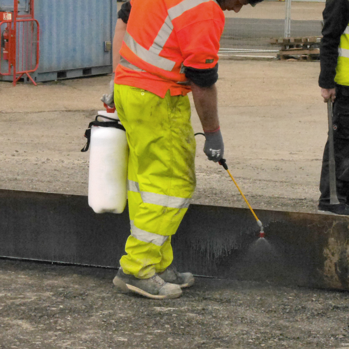 Forstrike Concrete Mould Oil. Forstrike is a premium concrete mould oil which is used to prevent concrete adhering to formwork surfaces and ensures a clean 'strike' off the formwork subsequent to the concrete pour. Available Speedcrete, United Kingdom.