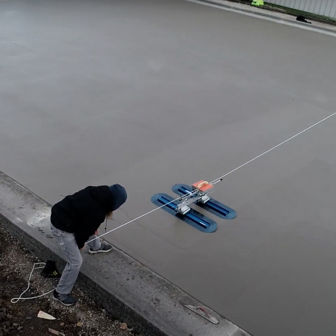 This Marion Bullfrog system allows you to float a fresno across a super wide pours with ease and accuracy, this product can be motorised for ease of use and consistency. available in the United Kingdom via Speedcrete.