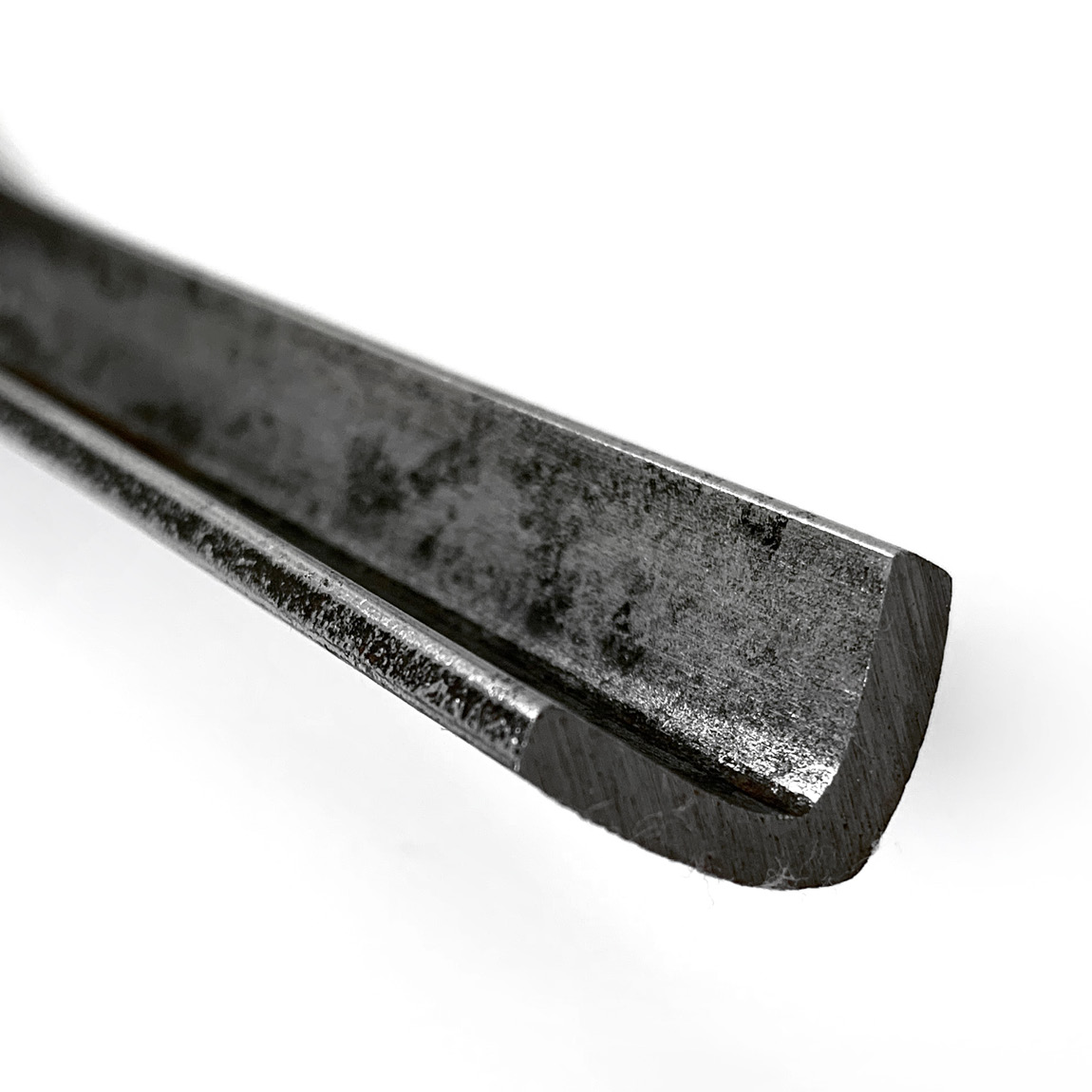 Use this tool to make a deep v-shape masonry joints. Creates a consistent vee joint every time for a watertight seal in a joint with some depth. The joint has a rustic look that is a popular choice on rough and matte bricks. Available from Speedcrete, Uni