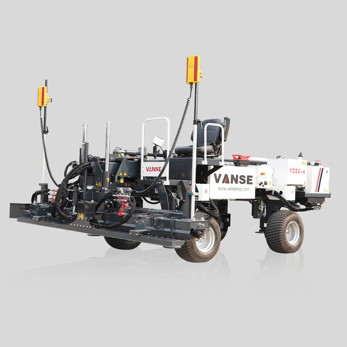 The telescopic boom of the YZS2-4 is a key feature with a reach of 5.5meters (18ft). With an advanced remote control system for hand-held application. This vibratory laser controlled boom screed.